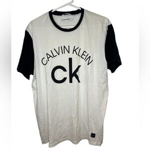 Calvin Klein T-shirt